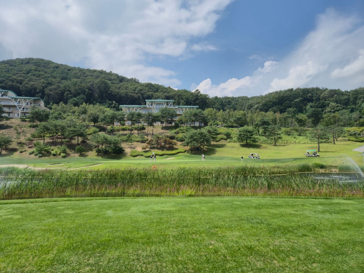 Vue d'un cours de golf à Jeju