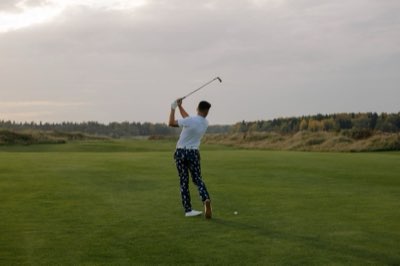 Boekingsgids golf: Wanneer spelen voor topbanen en besparen?