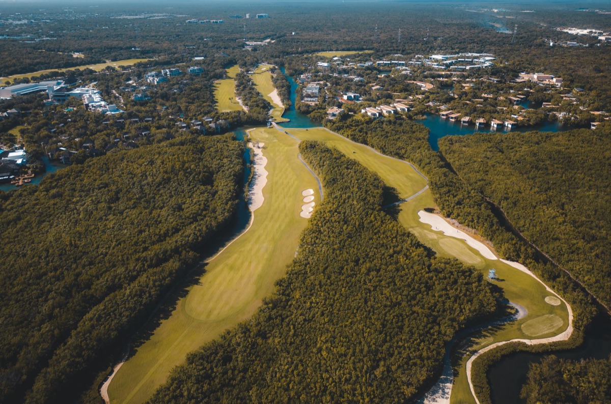 Resort golf course layout