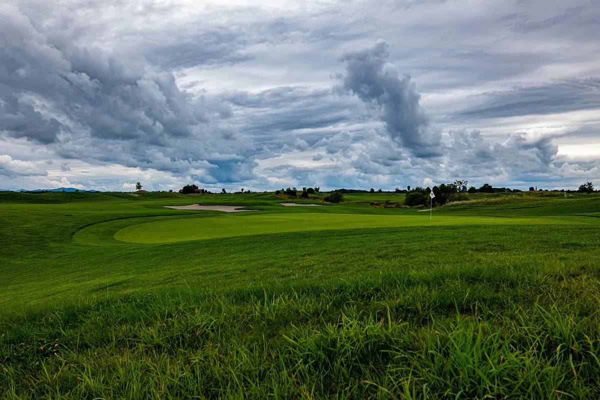 golf course, golf, golfed, sports, green, golfers, grass, golfer, tee, golf clubs, game, nature, fairway, elite sport, ball sports, the golf valley